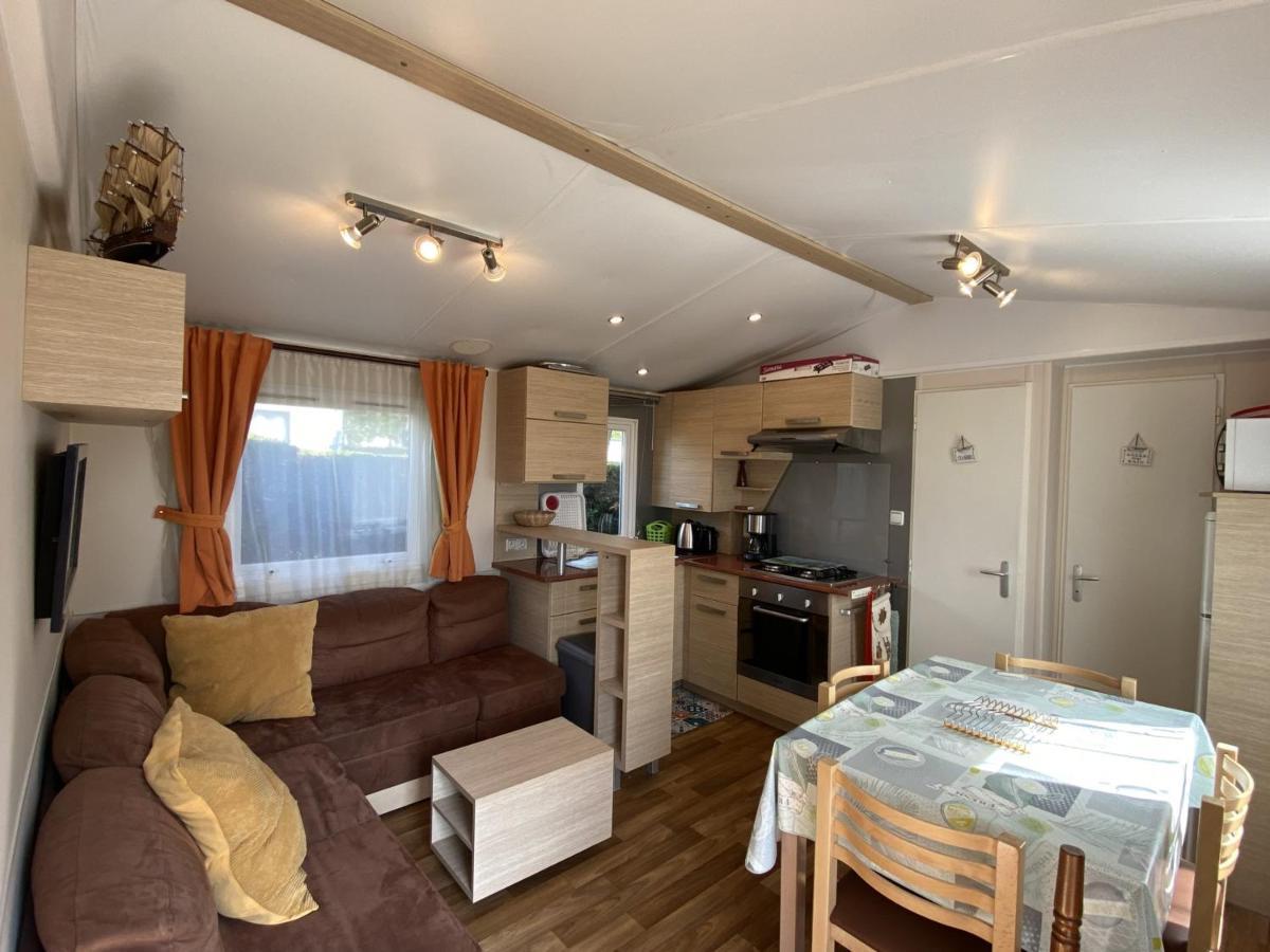 Mobil-Home A Fouras : Proche Plage, 2 Chambres, Tv, Plancha, Parking, Ideal Famille - Fr-1-709-58 Kültér fotó